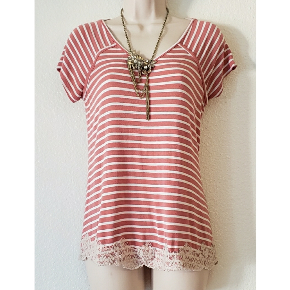 Rewind Pink Striped Lace Outline Tee Size:Small